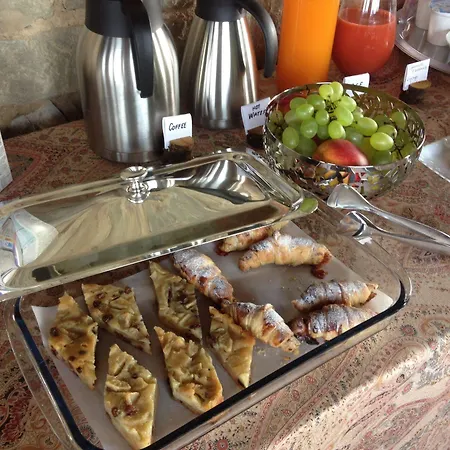 Loggia Del Centone Bed & Breakfast 3*